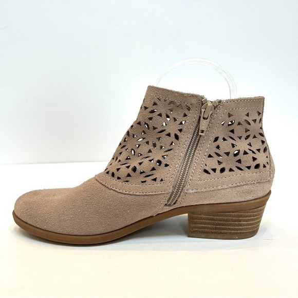 Baretraps Garin Ankle Boot Bootie Tan Suede Leather,  Size 6.5 - Picture 2 of 9
